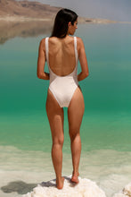 Load image into Gallery viewer, Kendall off white - One piece
